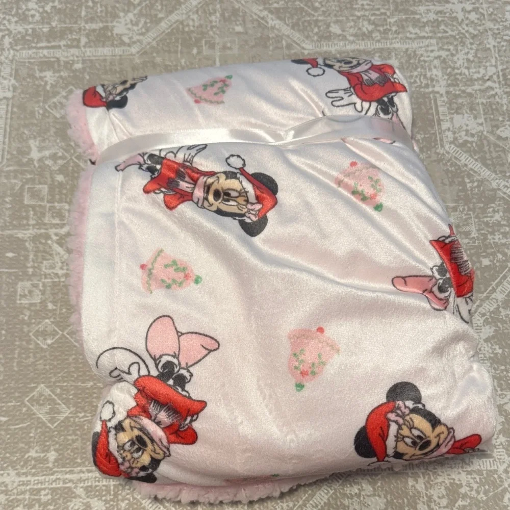 Disney Minnie Mouse Pink and White Blanket - Picture 3 of 7
